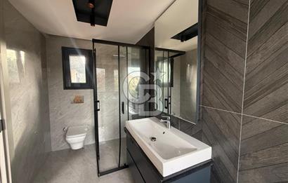 GÜZELBAHÇEDE SATILIK VİLLA