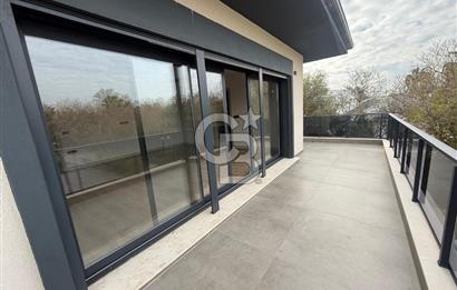 GÜZELBAHÇEDE SATILIK VİLLA