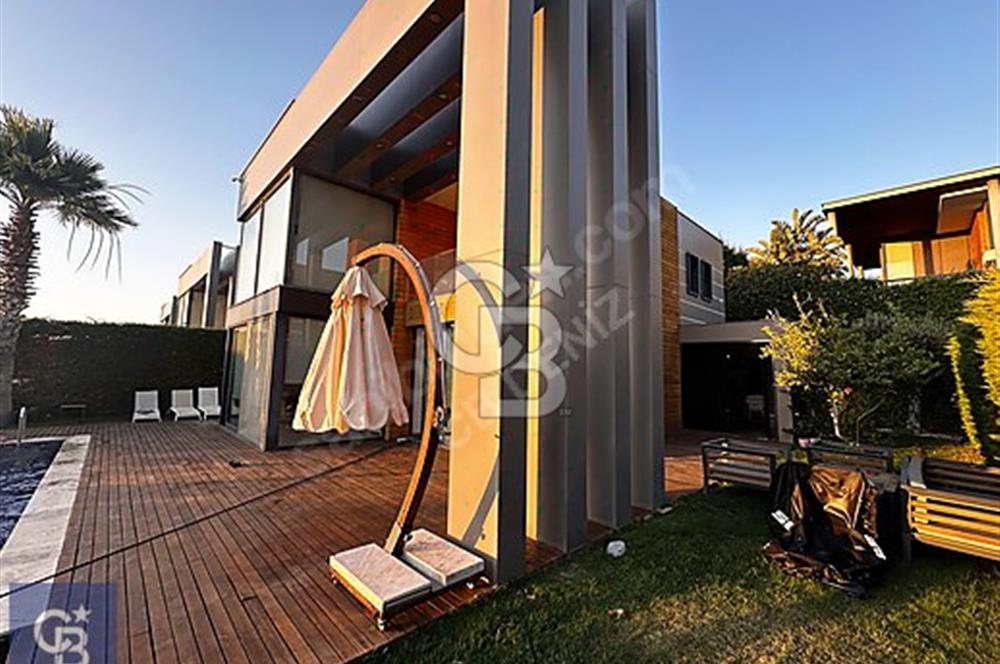 ÇEŞME DALYAN 4+2 TRİPLEKS HAVUZLU ULTRA LÜKS SATILIK VİLLA