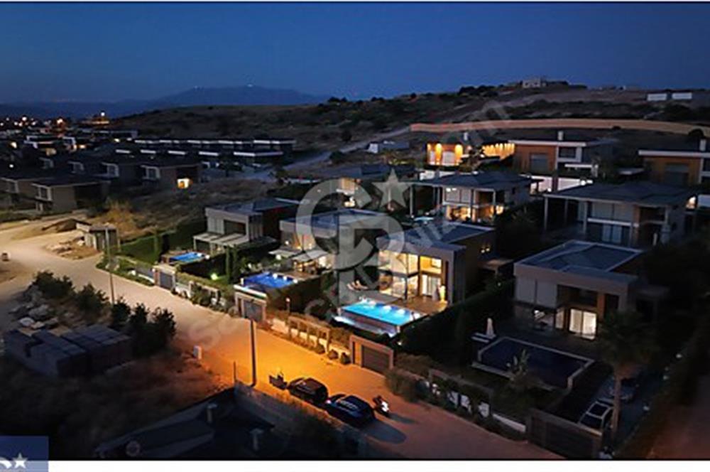 ÇEŞME DALYAN 4+2 TRİPLEKS HAVUZLU ULTRA LÜKS SATILIK VİLLA
