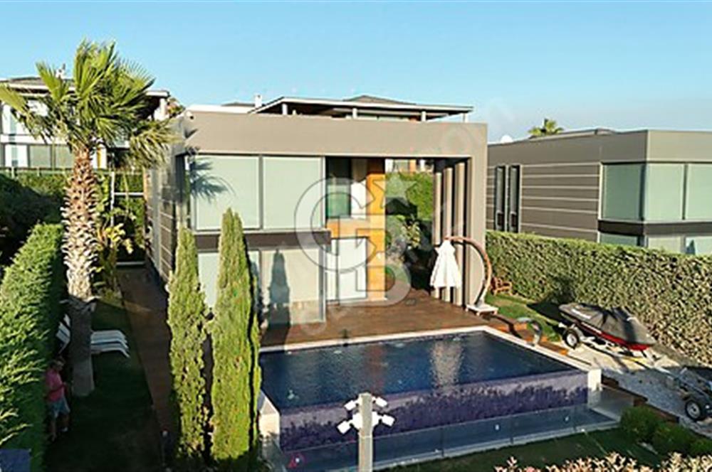ÇEŞME DALYAN 4+2 TRİPLEKS HAVUZLU ULTRA LÜKS SATILIK VİLLA