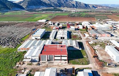 AKHİSAR YENİ SANAYİ SİTESİNDE SATILIK FABRİKA