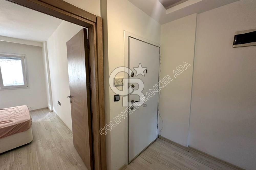 KUSADASI MERKEZDE SAHİLE YÜRÜME MESAF SATILIK 1+1 EŞYALI DAİRE