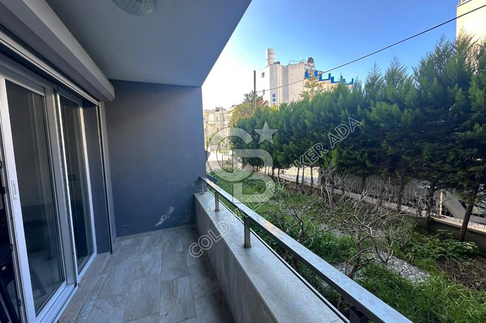 KUSADASI MERKEZDE SAHİLE YÜRÜME MESAF SATILIK 1+1 EŞYALI DAİRE