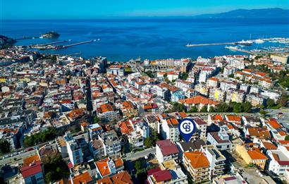 KUSADASI MERKEZDE SAHİLE YÜRÜME MESAF SATILIK 1+1 EŞYALI DAİRE