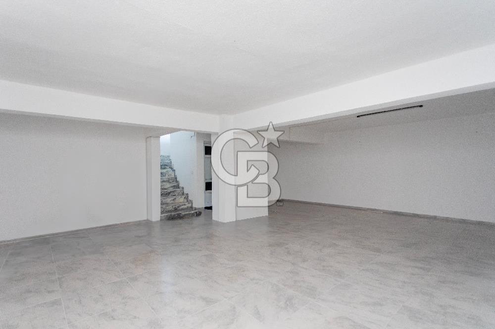 Foça Kazım Dirik Mah. Karayol Üzerinde Kiralık Dükkan