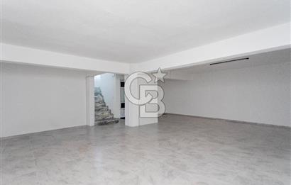 Foça Kazım Dirik Mah. Karayol Üzerinde Kiralık Dükkan