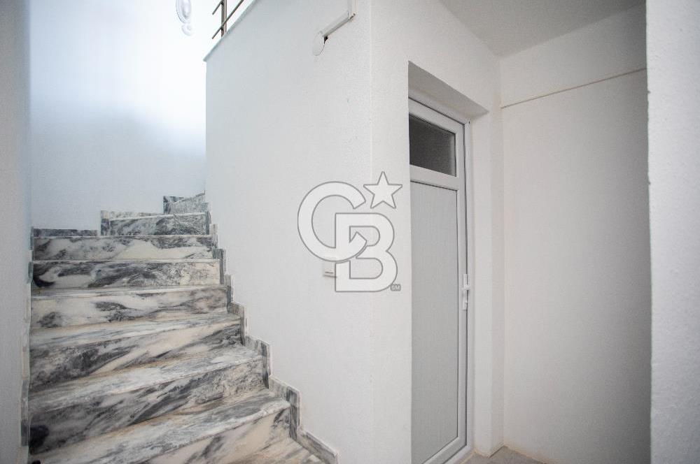 Foça Kazım Dirik Mah. Karayol Üzerinde Kiralık Dükkan