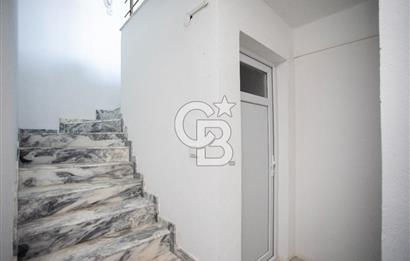 Foça Kazım Dirik Mah. Karayol Üzerinde Kiralık Dükkan