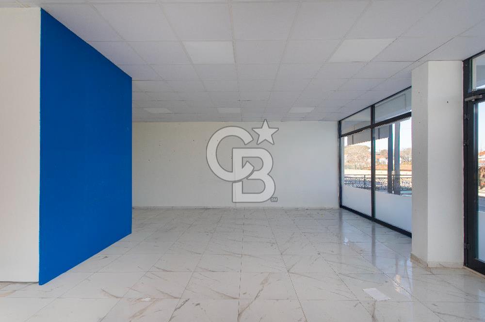 Foça Kazım Dirik Mah. Karayol Üzerinde Kiralık Dükkan