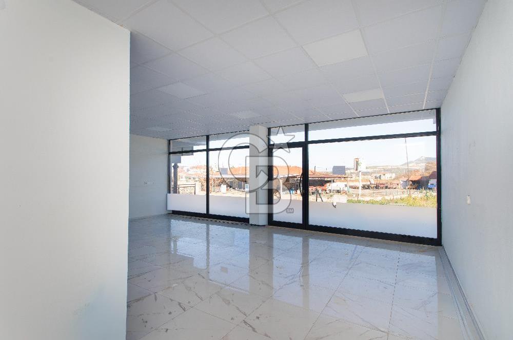Foça Kazım Dirik Mah. Karayol Üzerinde Kiralık Dükkan
