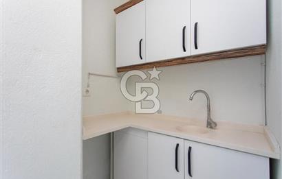 Foça Kazım Dirik Mah. Karayol Üzerinde Kiralık Dükkan