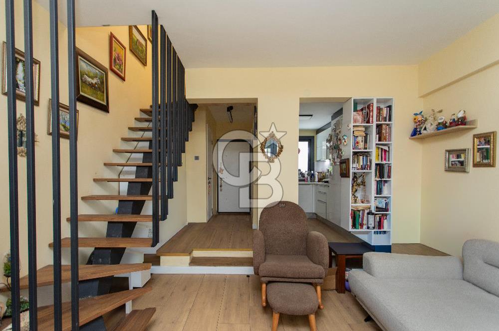 Yenifoça'da Full Deniz Manzaralı Satılık 3+1 Villa