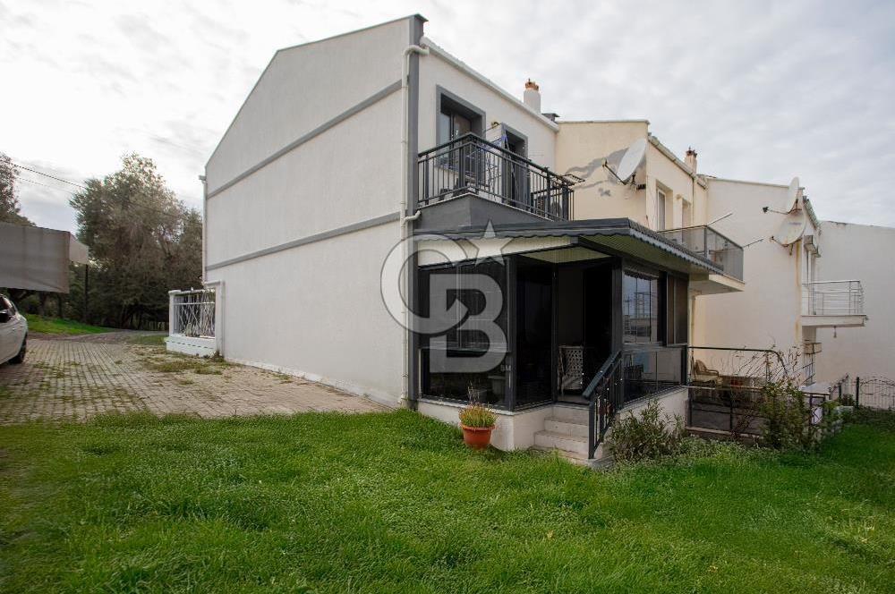 Yenifoça'da Full Deniz Manzaralı Satılık 3+1 Villa