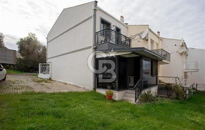 Yenifoça'da Full Deniz Manzaralı Satılık 3+1 Villa