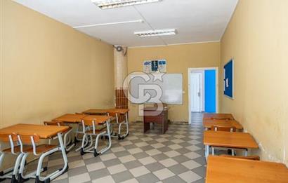 BÜYÜKÇEKMECE DE E-5 CEPHELİ SATILIK KOMPLE BİNA