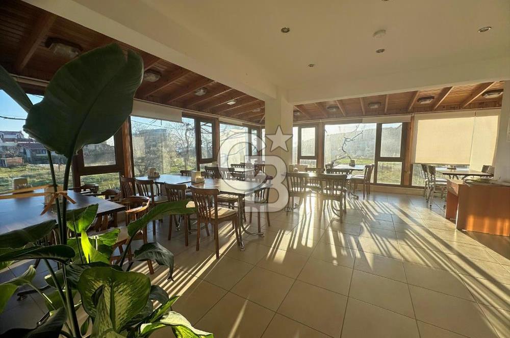 Eceabat Deniz Manzaralı 24 Odalı Otel + 712 m² İmarlı Arsa – Tarih ve Turizm Cenneti!