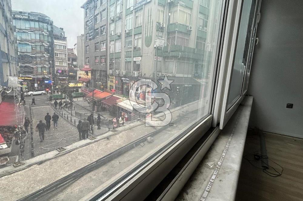 Altıyol Söğütlüçeşme caddesine bakan tabela değerli ofis