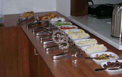 Eceabat Deniz Manzaralı 24 Odalı Otel + 712 m² İmarlı Arsa – Tarih ve Turizm Cenneti!