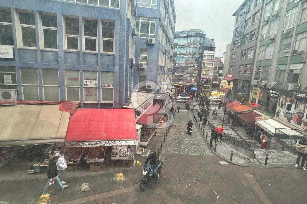 Altıyol Söğütlüçeşme caddesine bakan tabela değerli ofis