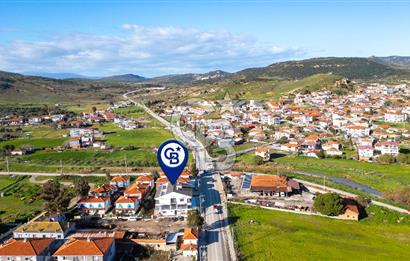 Foça Kazım Dirik Mah. Karayol Üzerinde Kiralık Dükkan