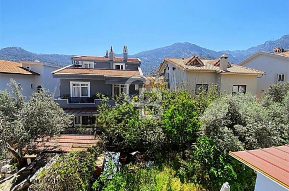 MARMARİS TURUNÇ'TA MERKEZİ KONUMDA SATILIK MÜSTAKİL TRİPLEKS EV