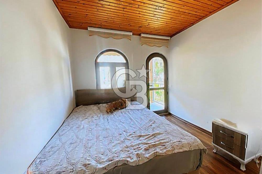 MARMARİS TURUNÇ'TA MERKEZİ KONUMDA SATILIK MÜSTAKİL TRİPLEKS EV