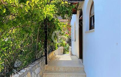 MARMARİS TURUNÇ'TA MERKEZİ KONUMDA SATILIK MÜSTAKİL TRİPLEKS EV