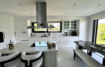 Kavakdere'de Özel Mimari / Geniş Bahçeli 4+1 Müstakil Villa