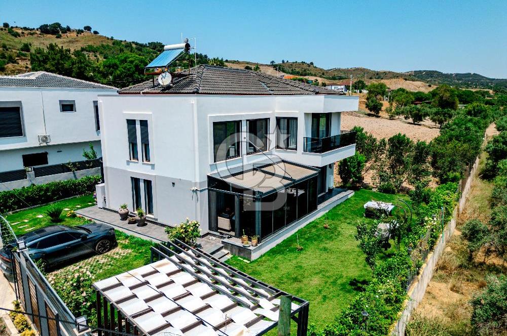Kavakdere'de Özel Mimari / Geniş Bahçeli 4+1 Müstakil Villa