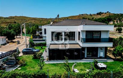 Kavakdere'de Özel Mimari / Geniş Bahçeli 4+1 Müstakil Villa