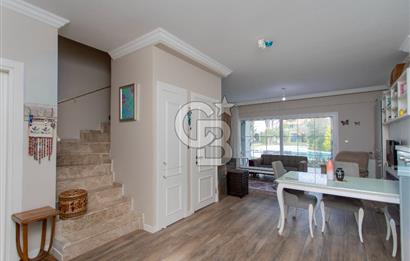 Foça Hacıveli Mah. Mia Focha Sitesinde Satılık 3+1 Villa