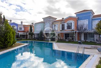 Foça Hacıveli Mah. Mia Focha Sitesinde Satılık 3+1 Villa - 1 - 327950