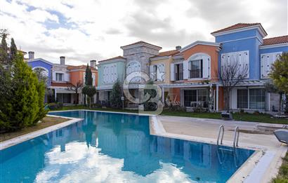 Foça Hacıveli Mah. Mia Focha Sitesinde Satılık 3+1 Villa
