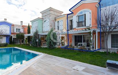 Foça Hacıveli Mah. Mia Focha Sitesinde Satılık 3+1 Villa