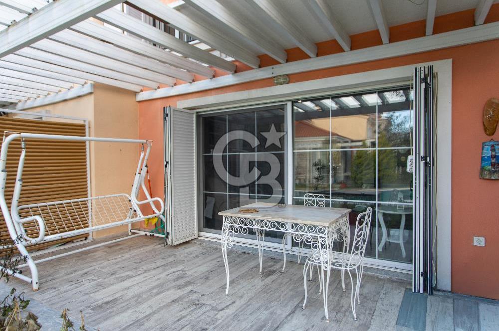 Foça Hacıveli Mah. Mia Focha Sitesinde Satılık 3+1 Villa