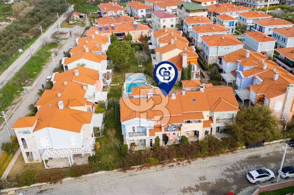 Foça Hacıveli Mah. Mia Focha Sitesinde Satılık 3+1 Villa