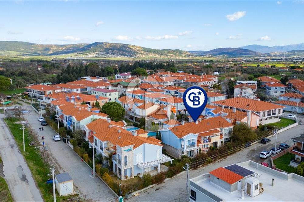 Foça Hacıveli Mah. Mia Focha Sitesinde Satılık 3+1 Villa