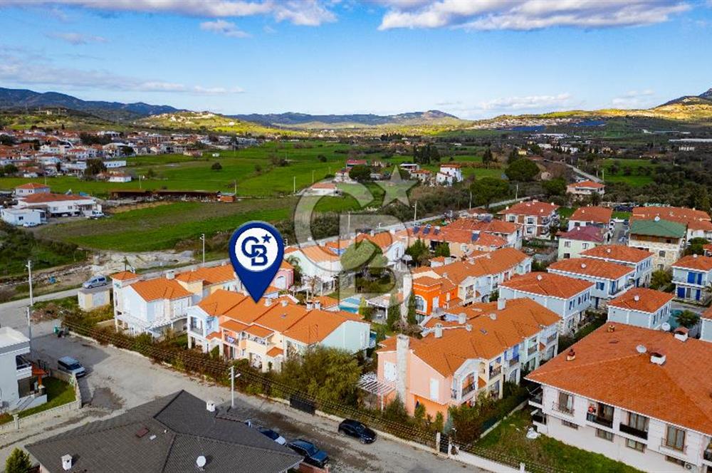 Foça Hacıveli Mah. Mia Focha Sitesinde Satılık 3+1 Villa