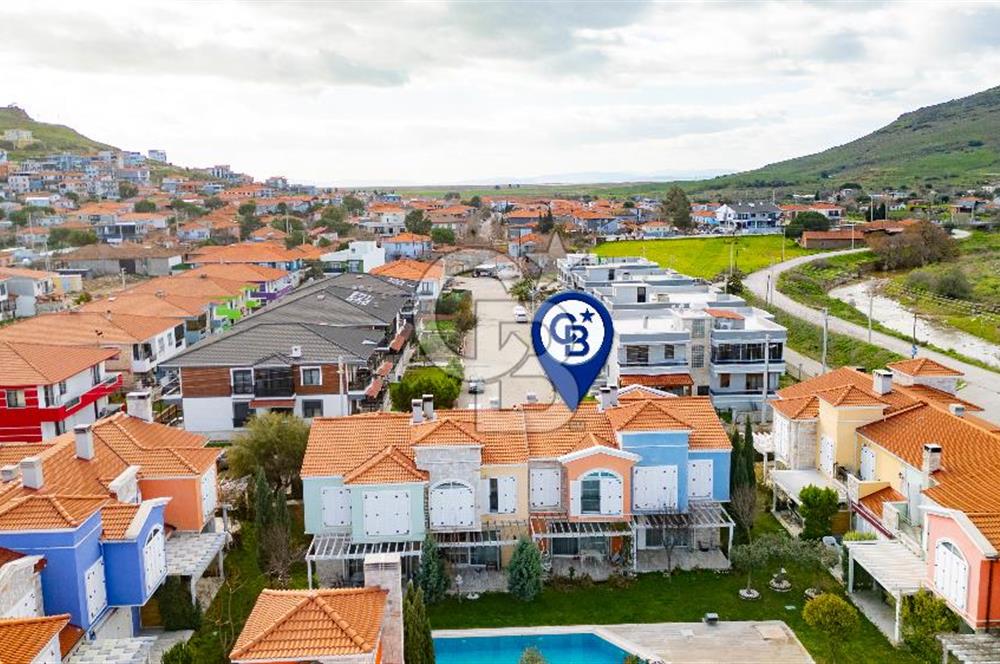 Foça Hacıveli Mah. Mia Focha Sitesinde Satılık 3+1 Villa
