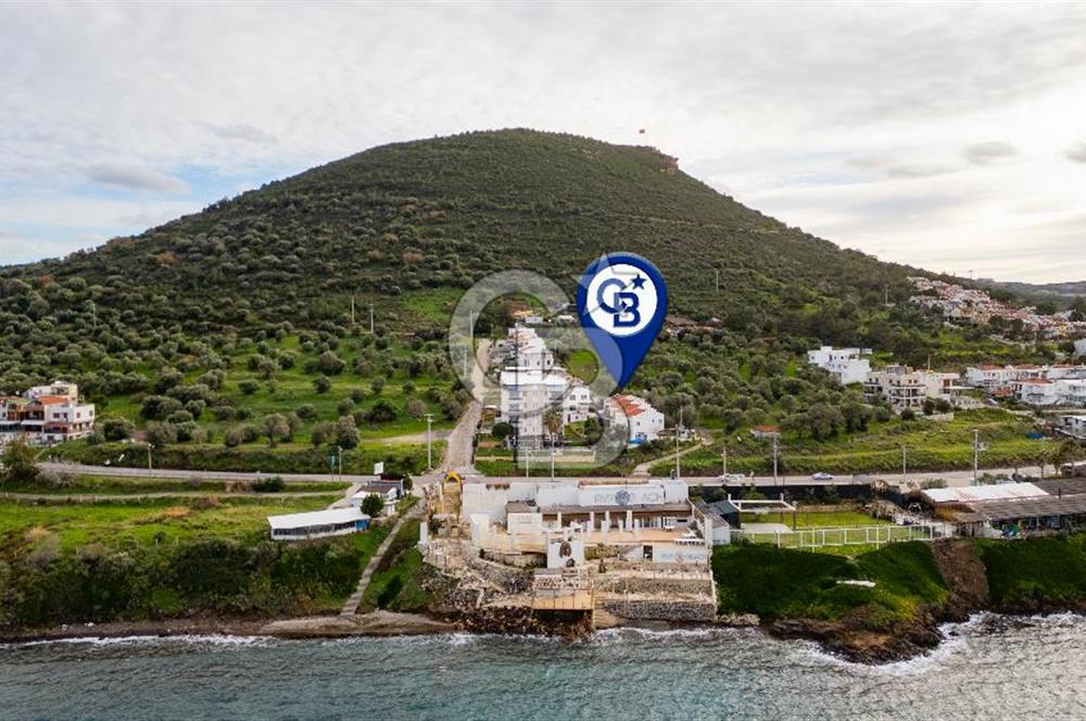 Yenifoça'da Full Deniz Manzaralı Satılık 3+1 Villa