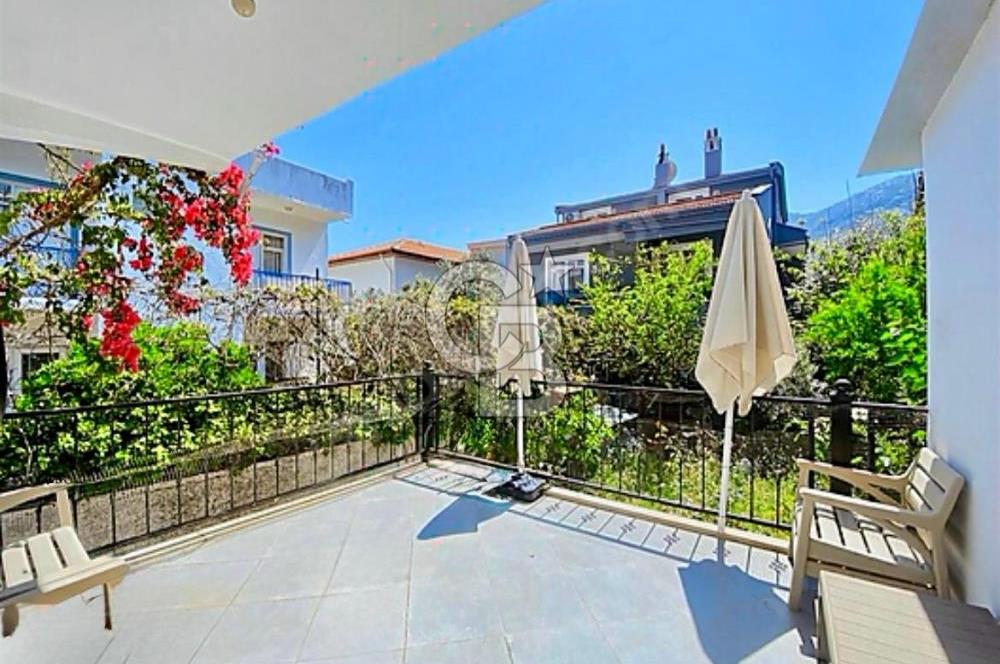 MARMARİS TURUNÇ'TA MERKEZİ KONUMDA SATILIK MÜSTAKİL TRİPLEKS EV