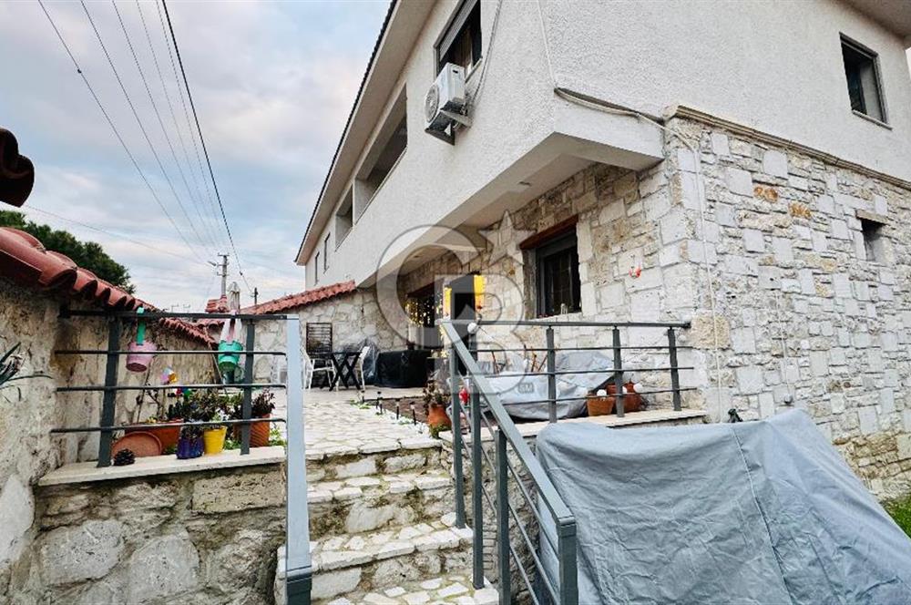 Foça Kazım Dirik Mah. Kiralık 3+1 Müstakil Villa