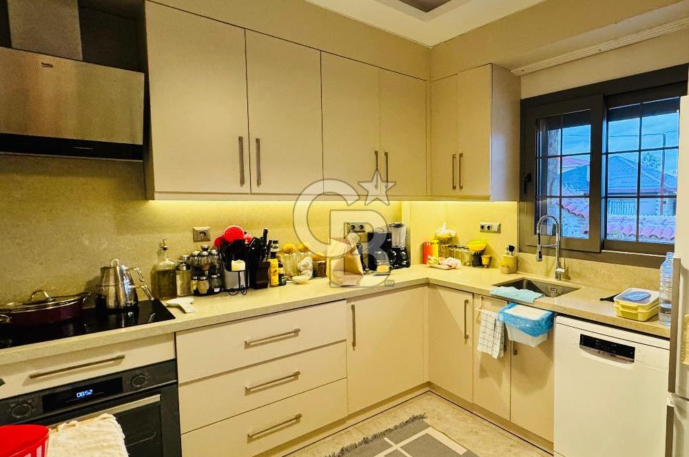 Foça Kazım Dirik Mah. Kiralık 3+1 Müstakil Villa