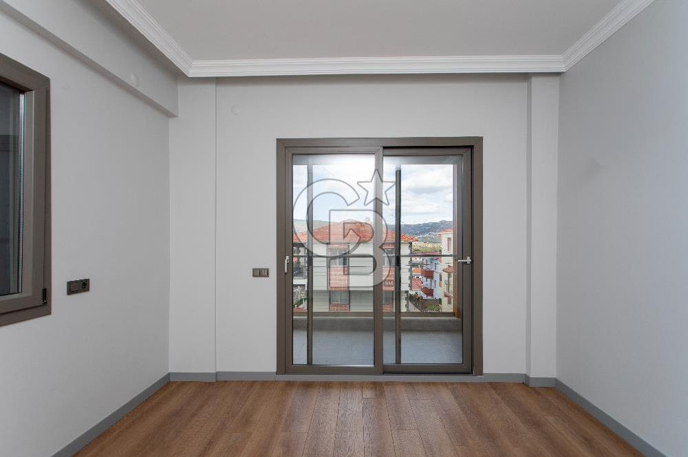 Foça Kazım Dirik Mah. Satılık 2+1 Kapalı Mutfak Bahçeli Dubleks