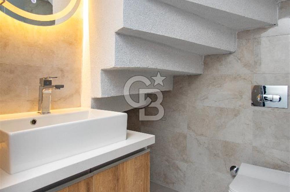 Foça Kazım Dirik Mah. Satılık 2+1 Kapalı Mutfak Bahçeli Dubleks