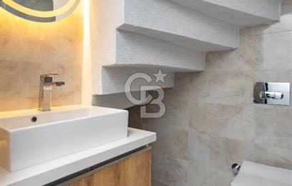 Foça Kazım Dirik Mah. Satılık 2+1 Kapalı Mutfak Bahçeli Dubleks