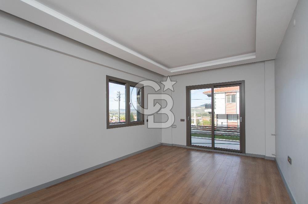 Foça Kazım Dirik Mah. Satılık 2+1 Kapalı Mutfak Bahçeli Dubleks