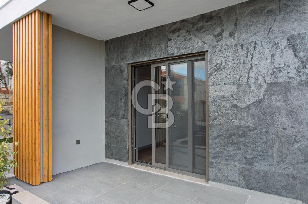 Foça Kazım Dirik Mah. Satılık 2+1 Kapalı Mutfak Bahçeli Dubleks