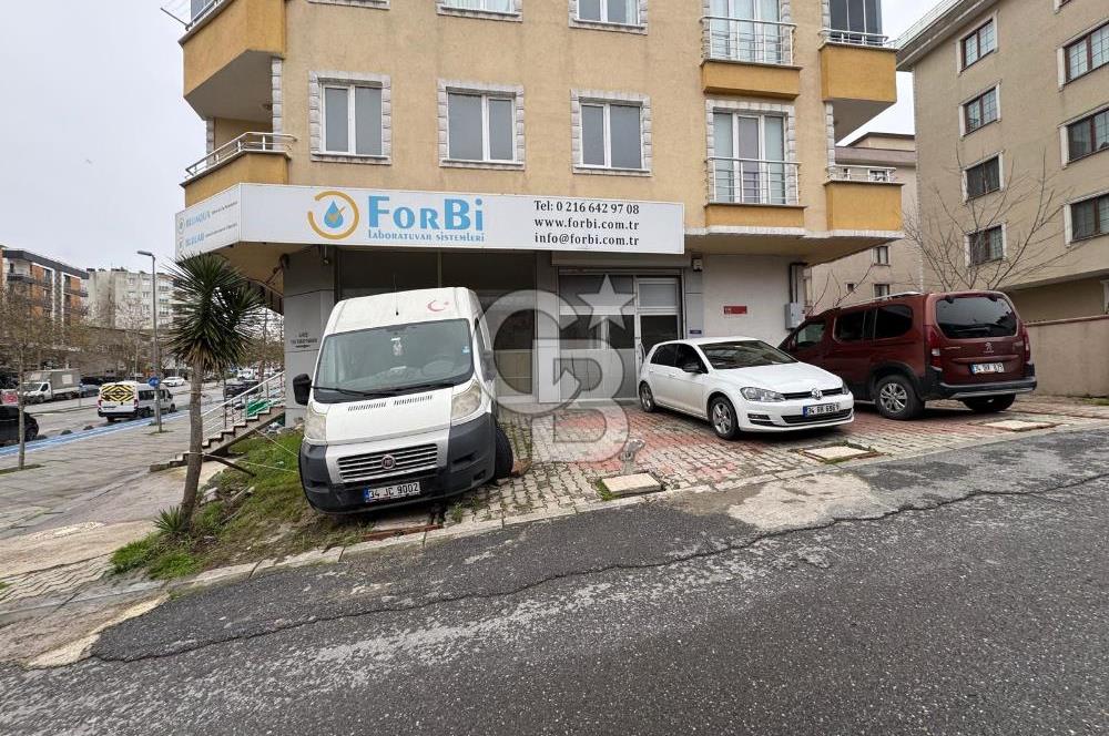 Sancaktepe de Atatürk Caddesine Cephe Köşe Başı Giriş Dükkan